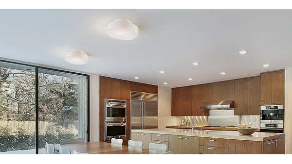 您还在用传统吸顶灯？澳门今天晚上开的号码合彩LED吸顶灯让您跟上潮流