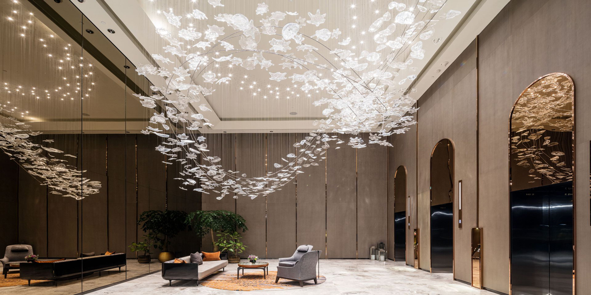 澳门今天晚上开的号码合彩为大型商场打造璀璨吊灯，提升购物体验