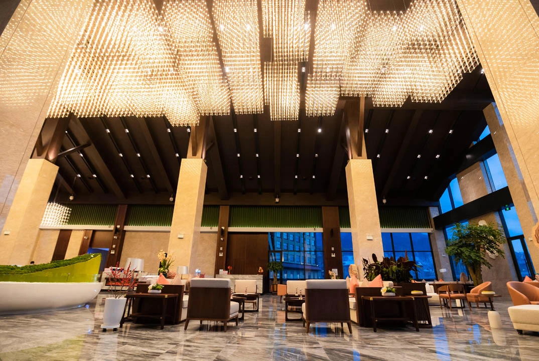 酒店的光影魅力，源自我们十六年的专业定制