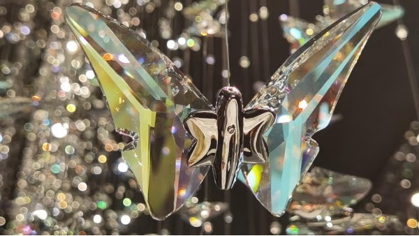 水晶蝴蝶吊灯-空间艺术的璀璨之笔