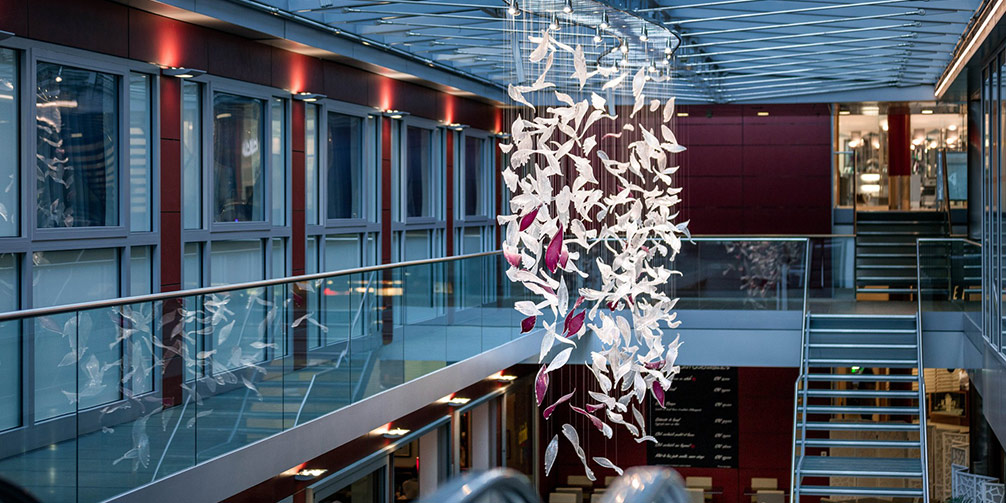 澳门今天晚上开的号码合彩为大型商场打造璀璨吊灯，提升购物体验