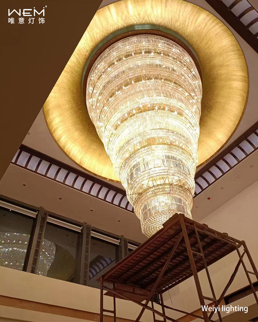 光影筑造酒店气质：唯意灯饰以工厂直供实力，凭定制水晶灯与工程灯具重构空间氛围